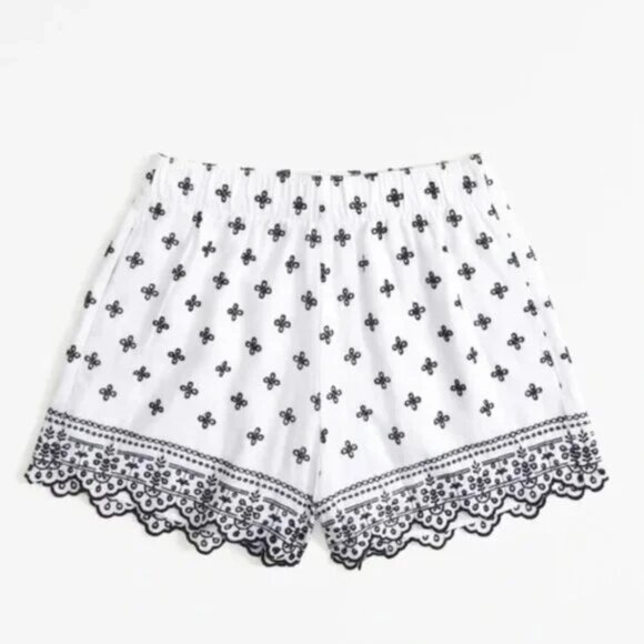 Schiffli Embroidered Pull-On Short - Picture 1 of 1